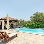 Tatil Evi Countryside House Dugobabe